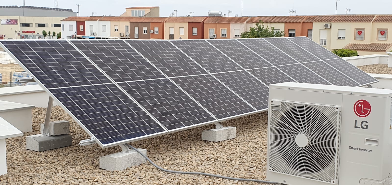 Instalación de placas solares en Umbrete - Sol Renovables
