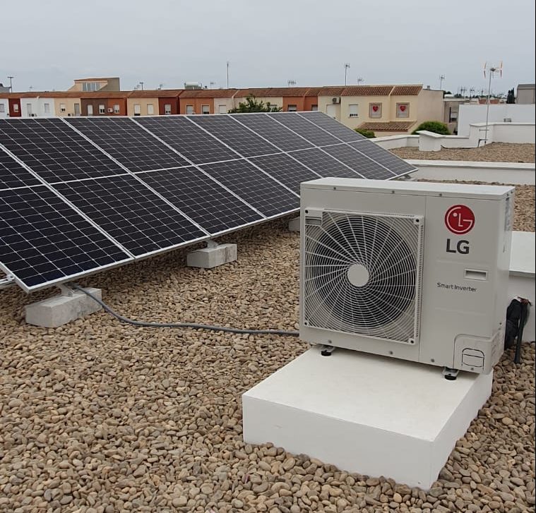 Instalación de placas solares en Umbrete - Sol Renovables
