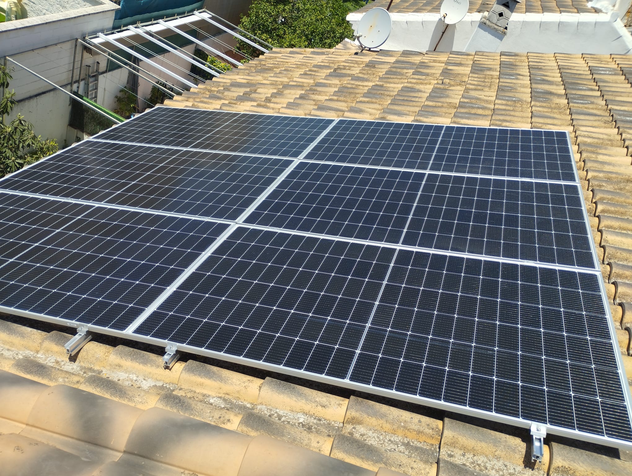 Paneles solares en Umbrete - SOLRENOVABLES