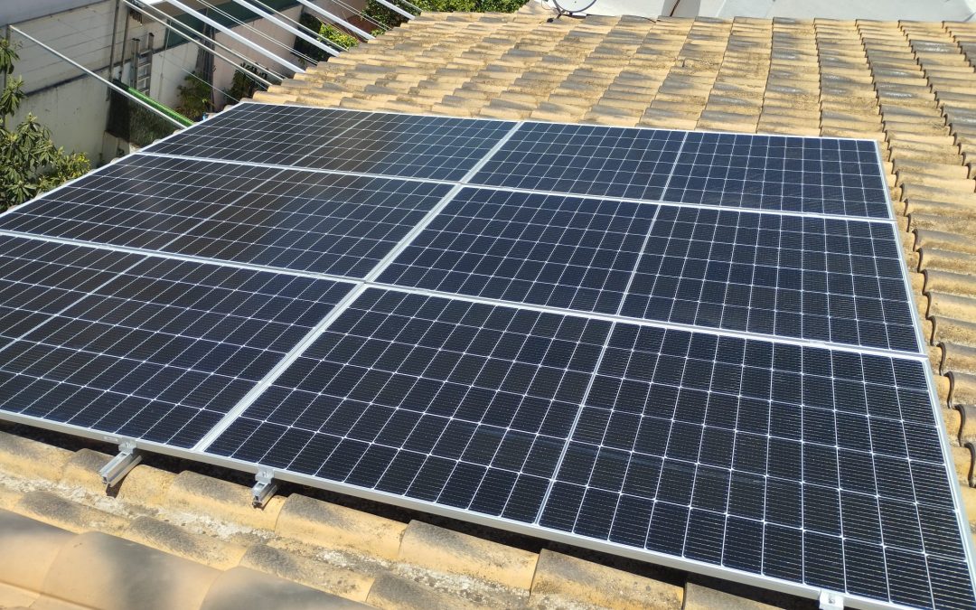 Instalación de placas solares en La Rinconada