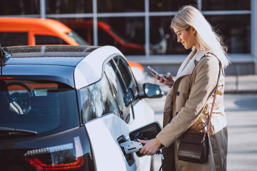 Cuánto tarda en cargar un coche eléctrico